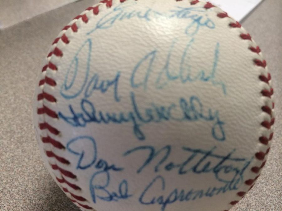 Johnny Weekly autograph in the Astros A to Z collection